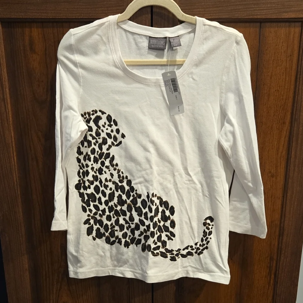 Chico's White Long Sleeve Womens Tee with Leopard Design - Picture 1 of 9